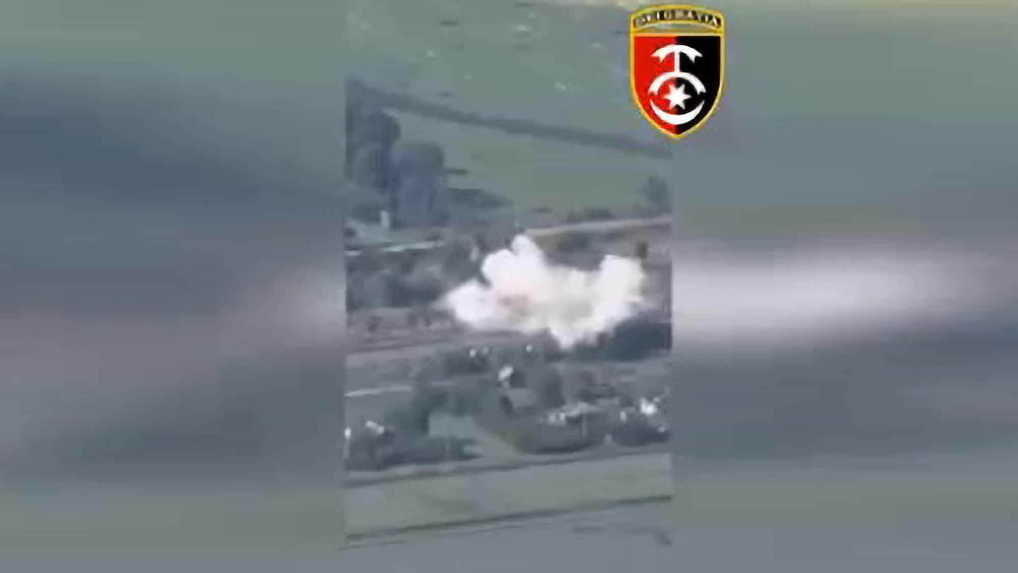 The 30 OMBR tankers apparently destroyed Russian military positions in Ukraine. (@30brigade/Zenger)