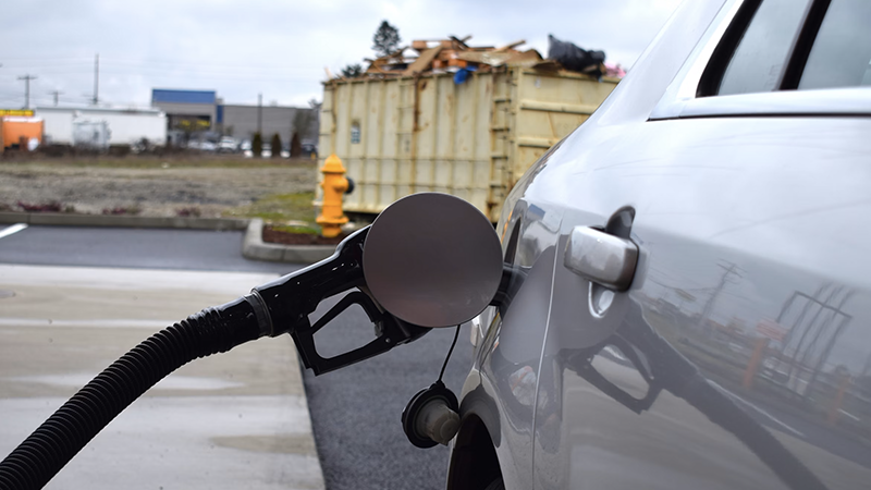 Rising gas prices in the U.S. due to the Iran-U.S. war