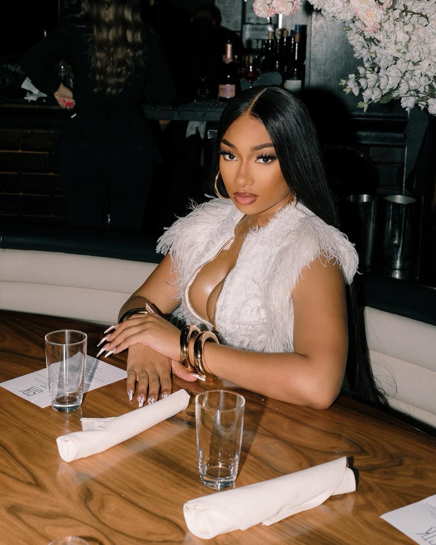 Megan Thee Stallion Faces Online Privacy Violation - 4rum89h