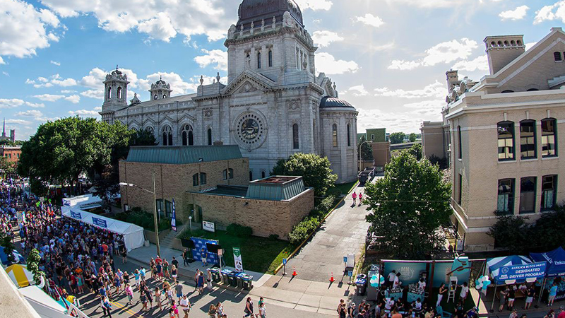 Cougar Kittens, Farmers Markets, and the End of an Era in Minnesota: Minneapolis and St. Paul’s Week In Review