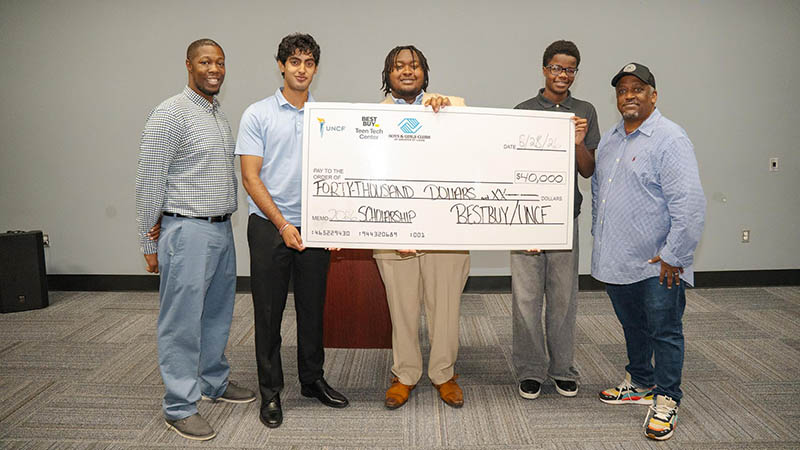 4 BGCSTL Seniors Score Prestigious $40,000 Best Buy Scholarships
