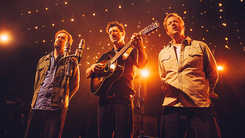 Things To Do In Chicagoland: From Banjos at Wrigley to Beats in Bridgeview: Mumford & Sons, Summer Smash, and the Wells Street Art Festival Make This Chicago’s Most Electric Week of the Year