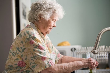 What are the telling symptoms of an oncoming stroke?