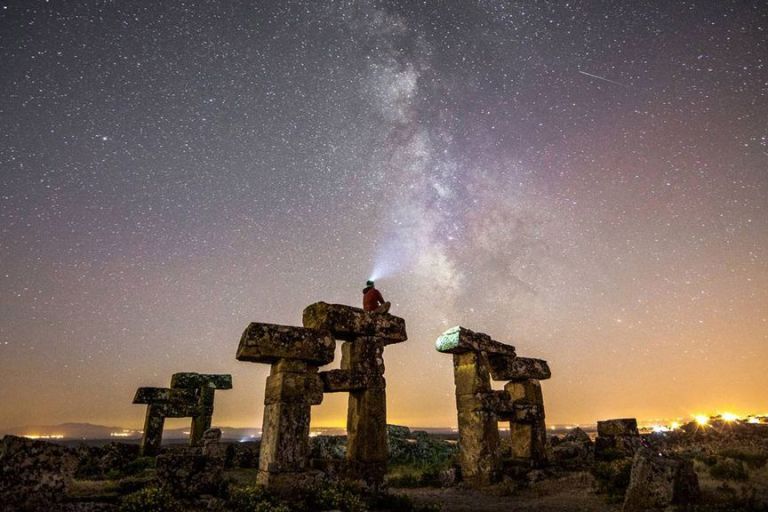 VIDEO: Stunning Time-Lapse Footage Of Milky Way Over Ancient Ruins