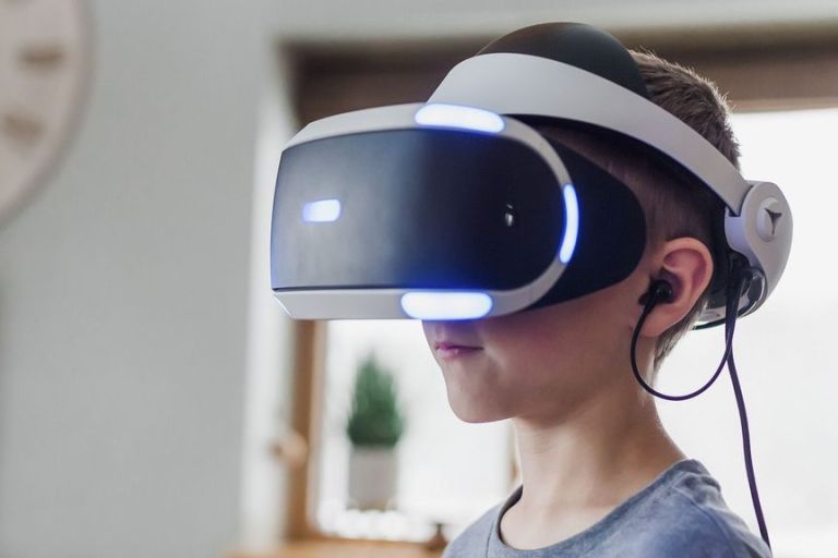 Study Shows Virtual Reality Reduces Pain, Anxiety In Children