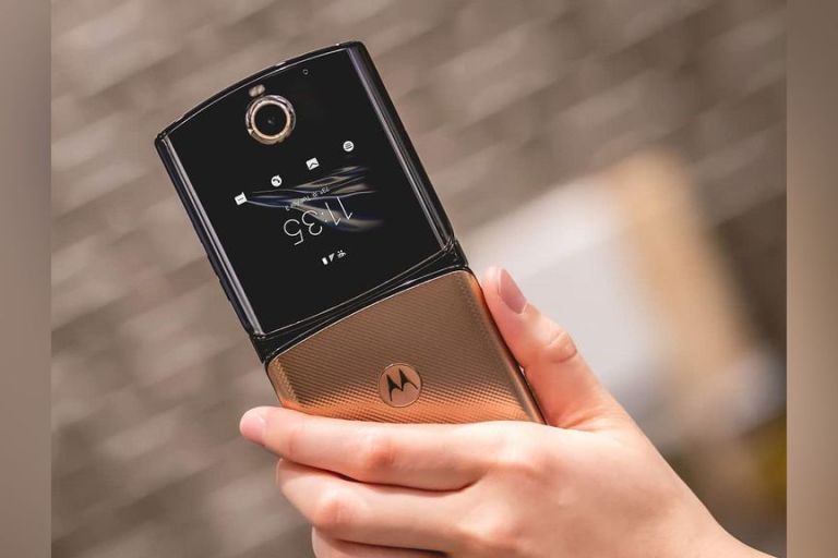 Motorola Bringing Android 11 To Its First-Gen Foldable Phone Razr
