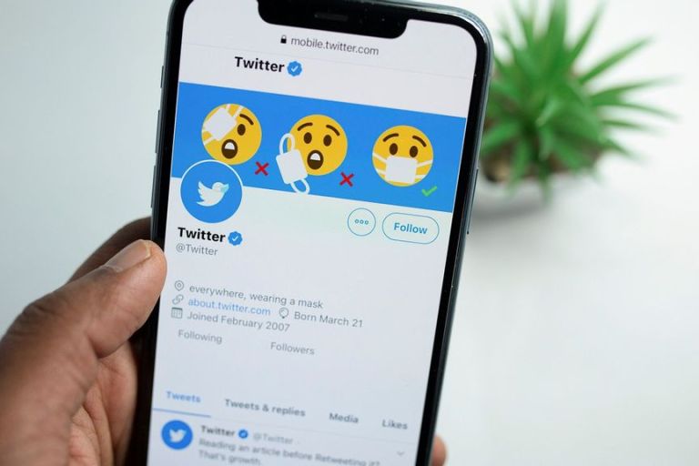 Twitter Pauses Its Account Verification Program Rollout