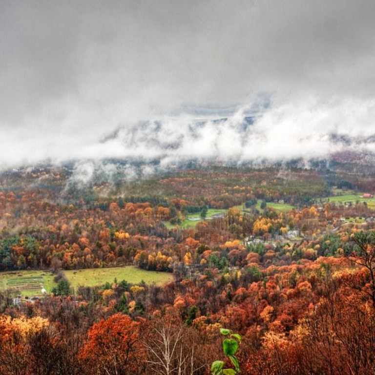 5 Best Places to Travel to This Fall
