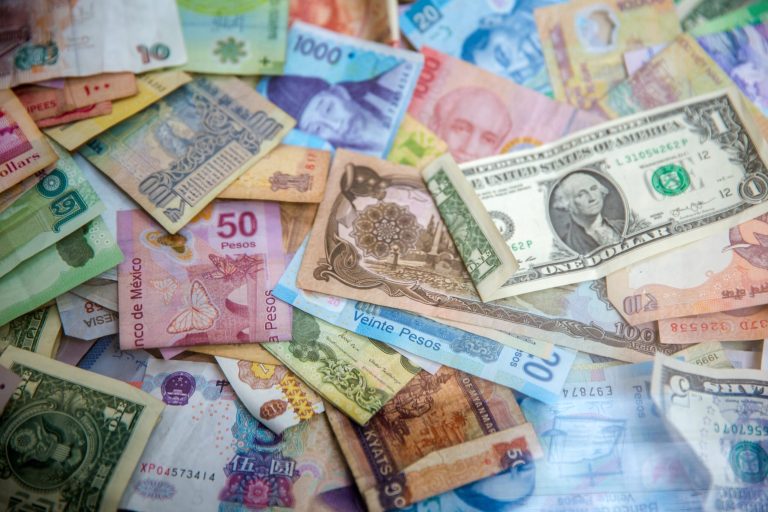 How Do Blind People Know Which Banknote To Use?