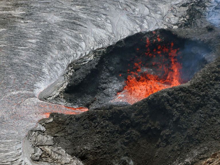 VIDEO: Hawaii Five-Flow: Quake And Poison Gas Risks Still High At Volcano Summit