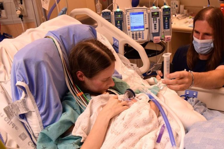 Pregnant Woman Who Needed Double Lung Transplant Survives — And Healthy Baby Too