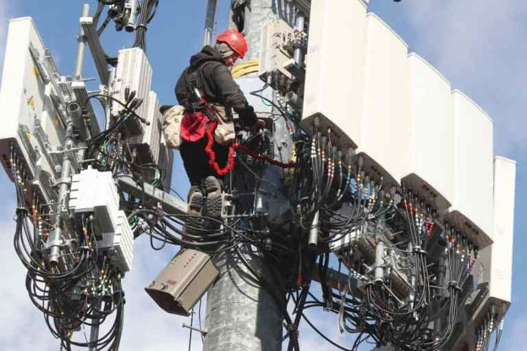 Companies Scramble To Update To 4G And 5G, Fear Losing Critical Technology 