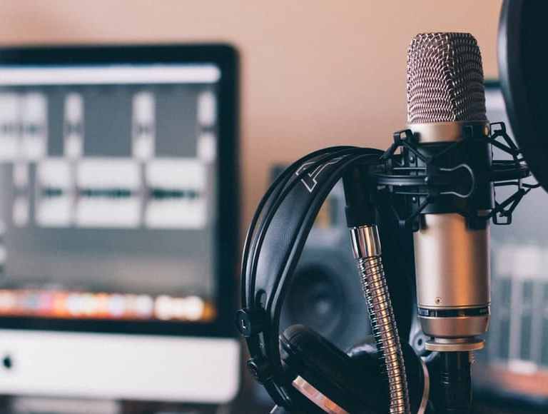 Listen Up: Here are the Top 5 African-American Podcasts You Should be tuning into