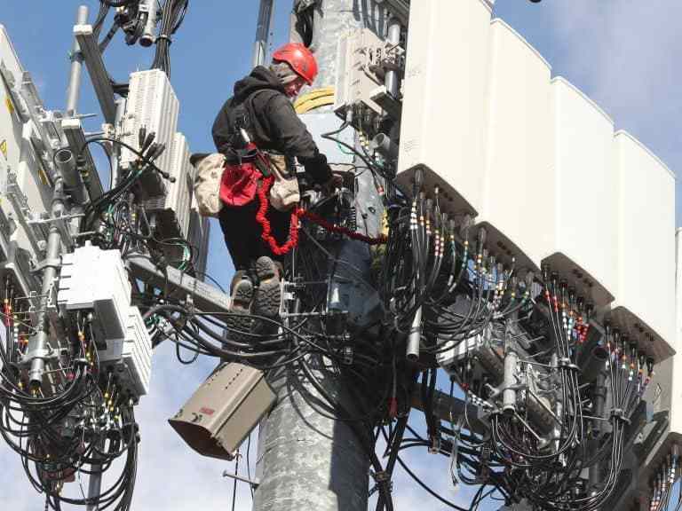 Companies Scramble To Update To 4G And 5G, Fear Losing Critical Technology 