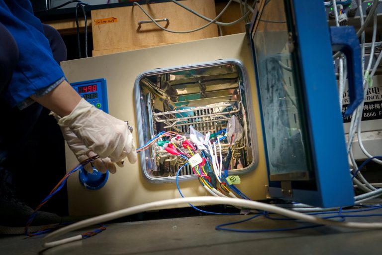 Battery Power: New Super Battery For Electric Vehicles Can Withstand Extreme Temperatures