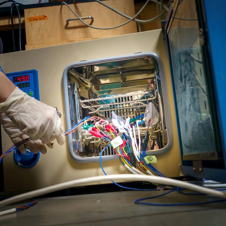 Battery Power: New Super Battery For Electric Vehicles Can Withstand Extreme Temperatures