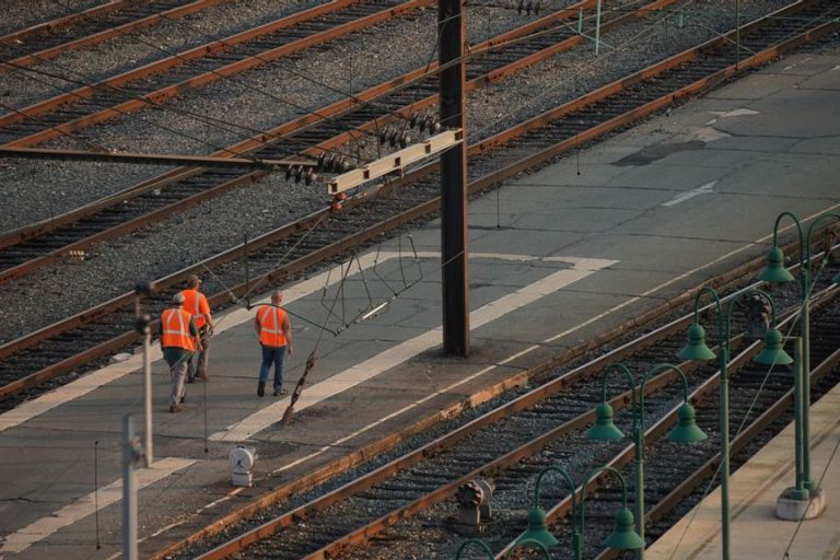 Biden Calls On Senate To Act As The Rail Strike Looms To Daily Economic Damage