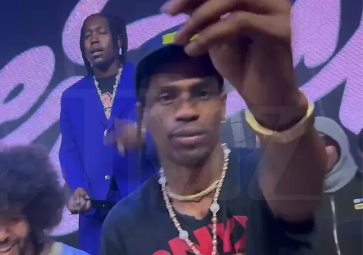 Travis Scott GRABS, TOSSES FAN’S PHONE MINS BEFORE ALLEGED ASSAULT… Possible Lawsuit Brewing