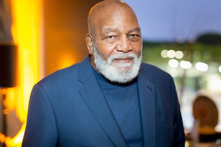 Remembering the Legendary Jim Brown – The Greatest NFL Football Player of All Time