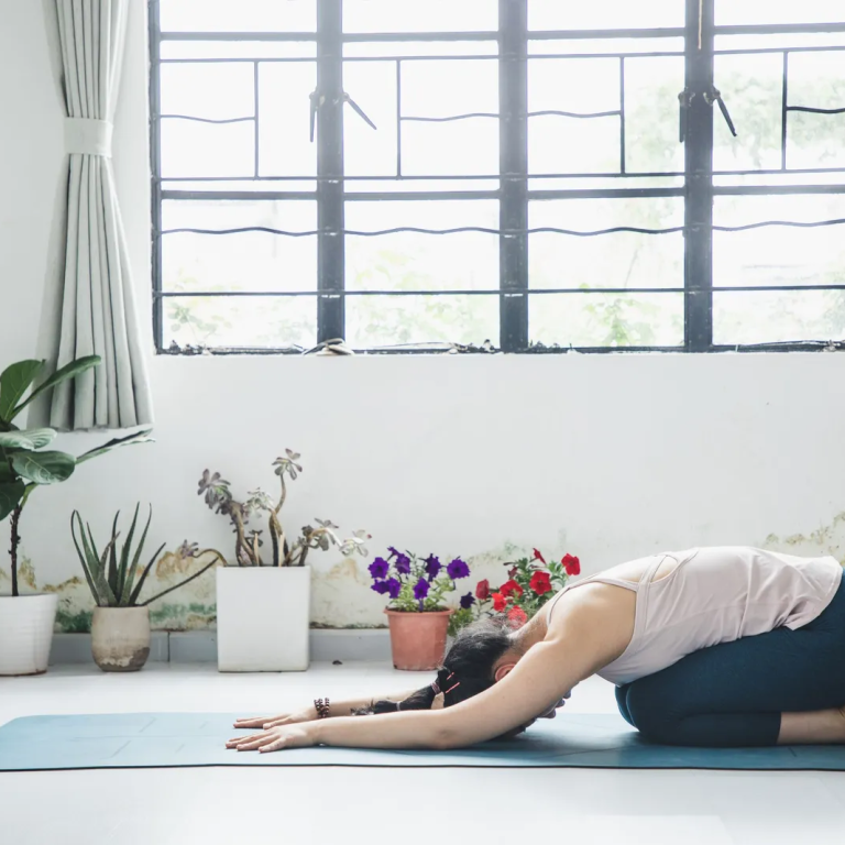 Wellness: 7 Yoga Poses for Beginners That Will Transform Your Body and Your Mind