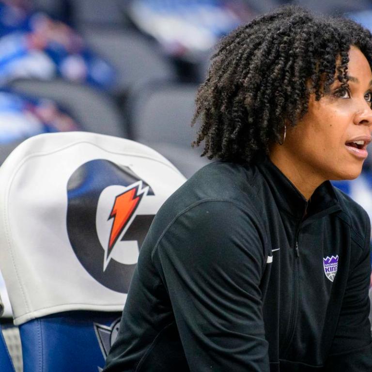 #herstorymatters: Breaking Barriers: The Impact of Female Assistant Coaches in the NBA