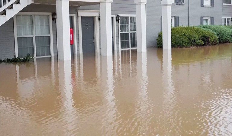 Mississippi River cities brace for still-rising floodwaters, laud success of some mitigation measures