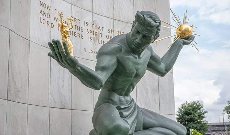 Things To Do In Detroit: Visit The “Spirit of Detroit”