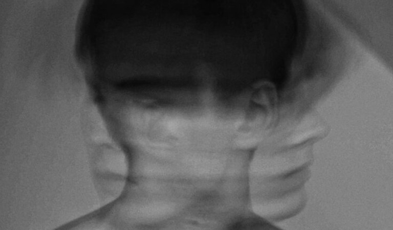 9 Symptoms to Tell if Someone May be Bipolar