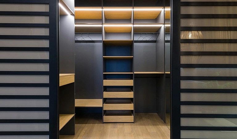 Transform Your Space: The Magic of Customized Closets