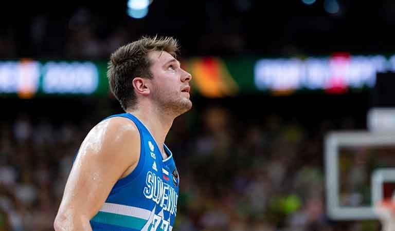 DISC Sports: Breaking News: Doncic Moves to Lakers, NBA Fans and Players React