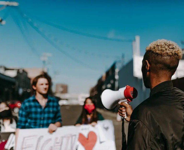 How Can Social Commentary Influence Politics and Lifestyle?