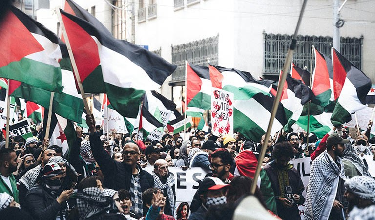 Top World News Stories Making Headlines This Week: Gaza Conflict, Texas Tragedy, and AI Controversies