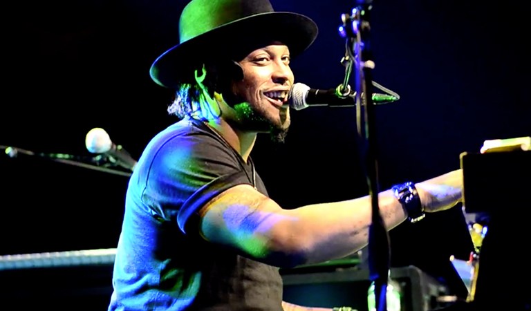 DISC Plus: The Timeless Legacy of D’Angelo: A Neo-Soul Pioneer Who Redefined R&B