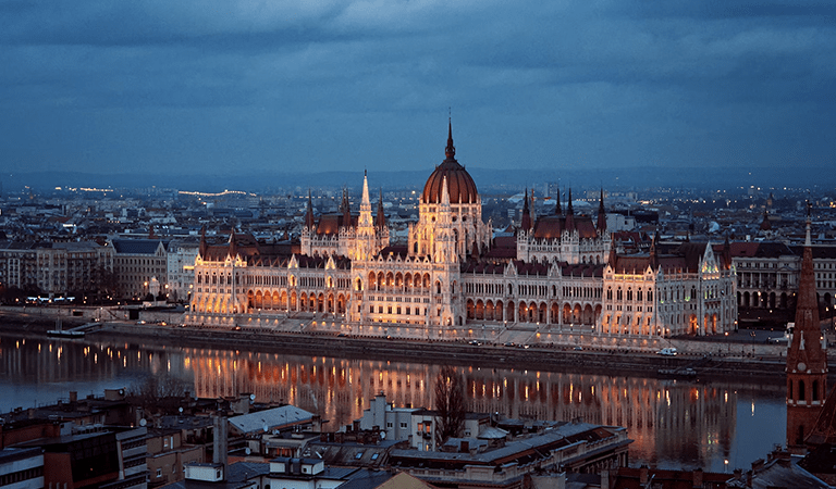 Travelution: Last-Minute Autumn Escapes: From Hudson Valley to Budapest, Top Destinations for Every Traveler