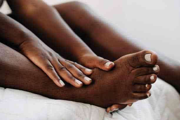 What Causes Feet and Ankle Swelling (Edema): Common Causes and When to Seek Care
