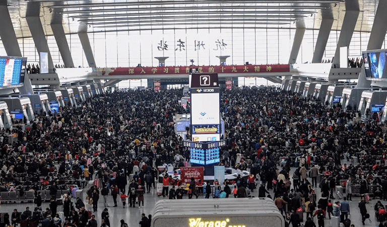 How to Navigate Thanksgiving 2025’s Busiest Travel Days