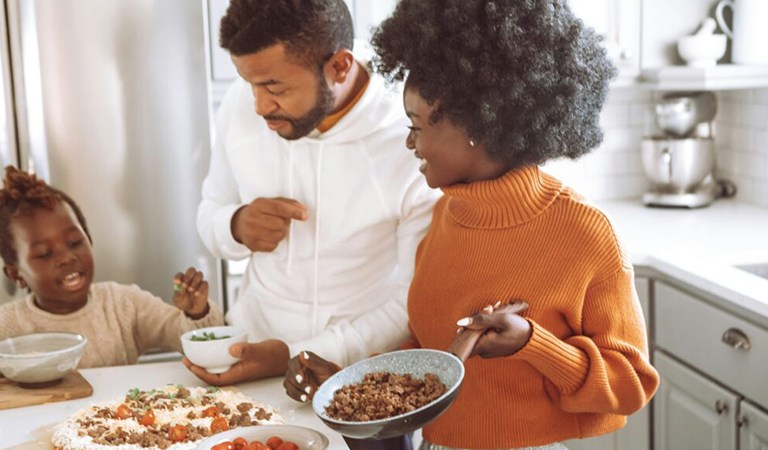 Celebrating Thanksgiving 2025: Family, Food, and Festivities at Home