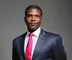 Echols Headshot 300