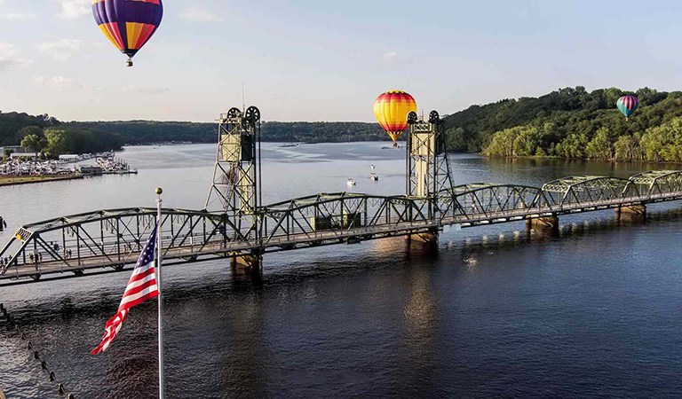 Things To Do In The Twin Cities: Como Park Zoo, Mississippi River Views, and Theater Magic