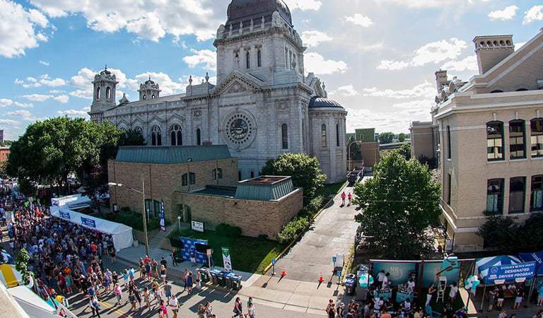 Cougar Kittens, Farmers Markets, and the End of an Era in Minnesota: Minneapolis and St. Paul’s Week In Review