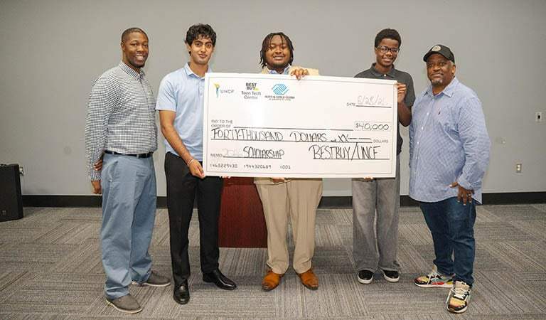 3 BGCSTL Seniors Score Prestigious $40,000 Best Buy Scholarships