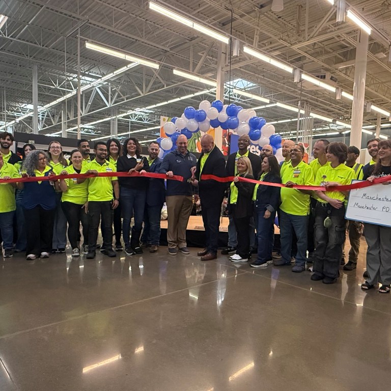 Manchester Walmart Ribbon Cutting 2