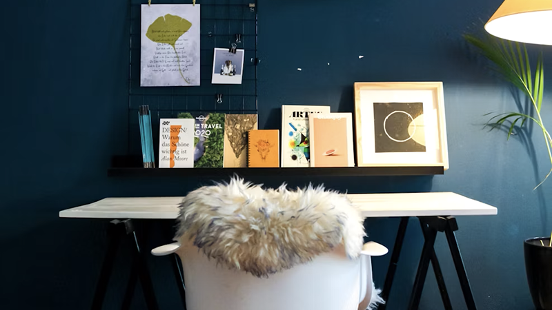 Desk Layput