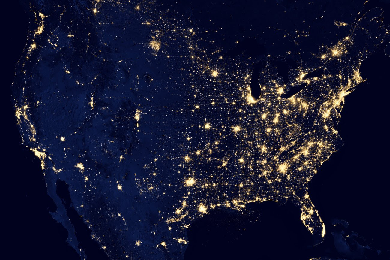 As Data Centers Expand, Advocates Urge Regulations on Light Pollution