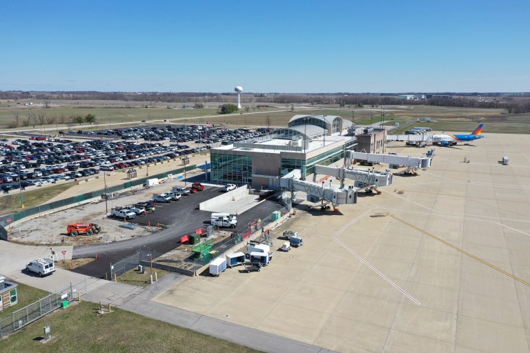 MidAmerica St. Louis Airport Named Primary Airport of the Year by IDOT