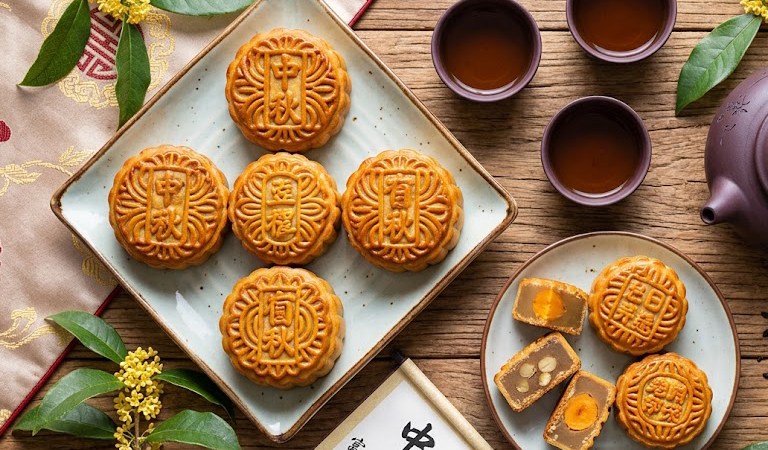 Things To Do In D.C: Intoxicated Vampires, High-Stakes Canal Miles, and Free Mooncakes: The Three Unhinged Moves Redefining Washington Weekends